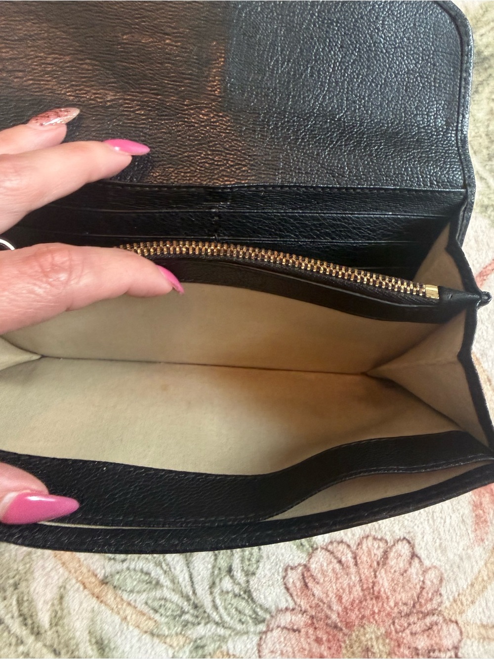 Chloé Black Leather Bow-Accent Continental Wallet - Picture 5 of 10